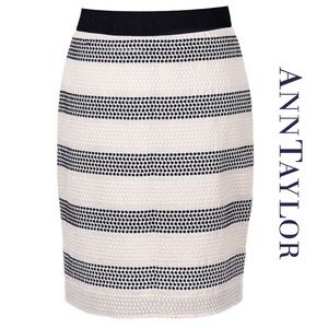 Ann Taylor Pencil Skirt, Lined, Embroidered Dot Lace Navy on White, Sz 4, EUC